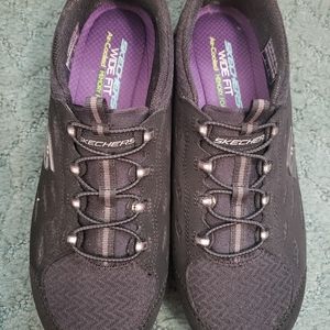 Brand New Memory Foam Black Wide Skechers Size 9.5
